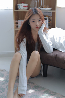 抱着做下蹲